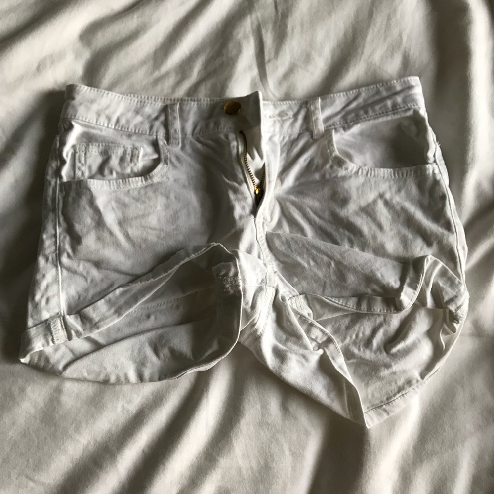 H&M white shorts